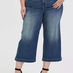 Torrid High Rise Wide-Leg Cropped Jeans size 14